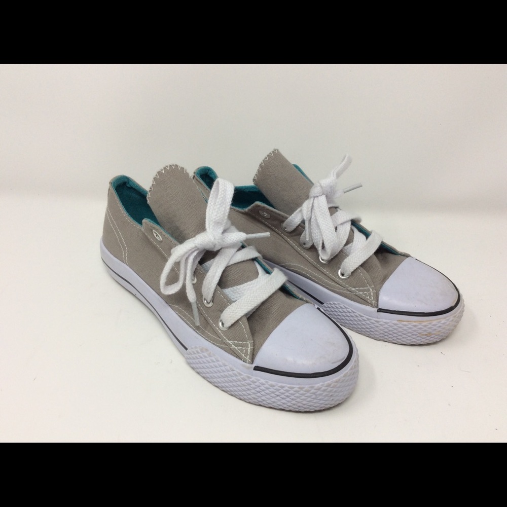 Air Walk Canvas Tennis Shoes